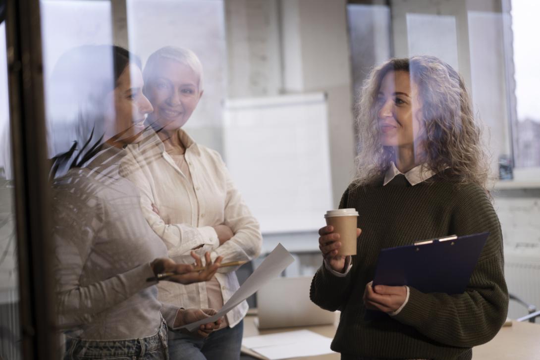 colleagues-working-together-project